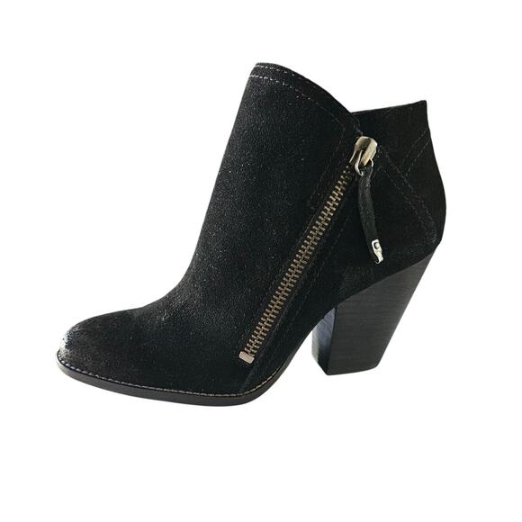 Dolce Vita  Highlander Bootie Black Suede Asymmetrical side zipper 9.5 NIB - Picture 1 of 15